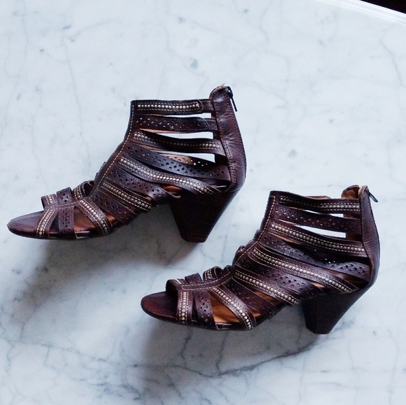 pikolinos java gladiator sandal